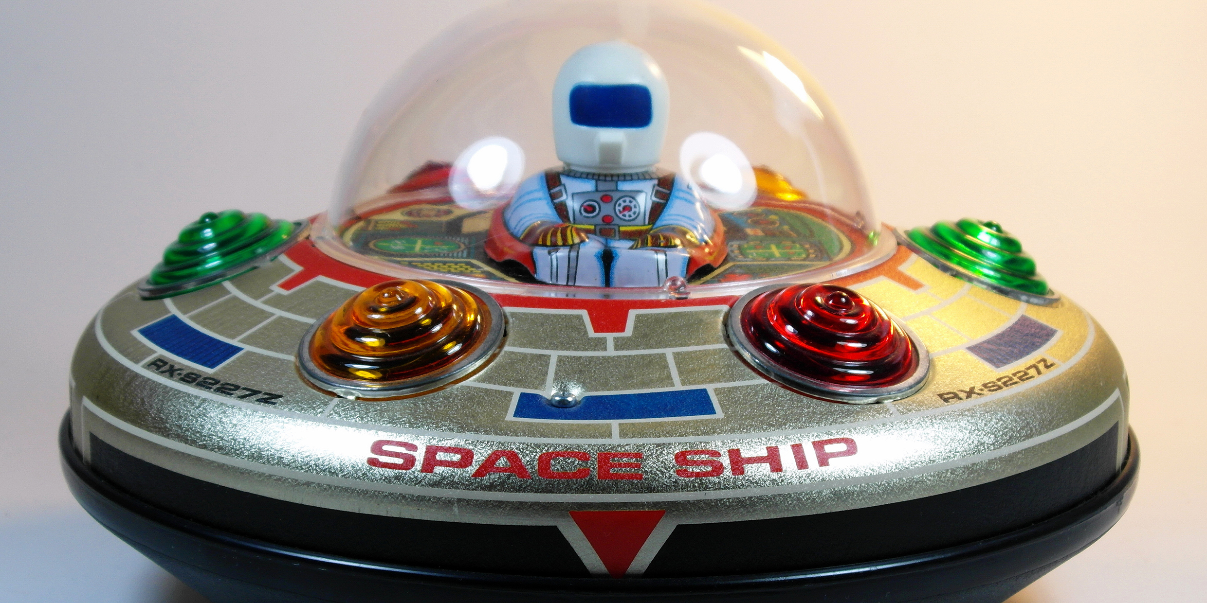 Image of flying saucer toy